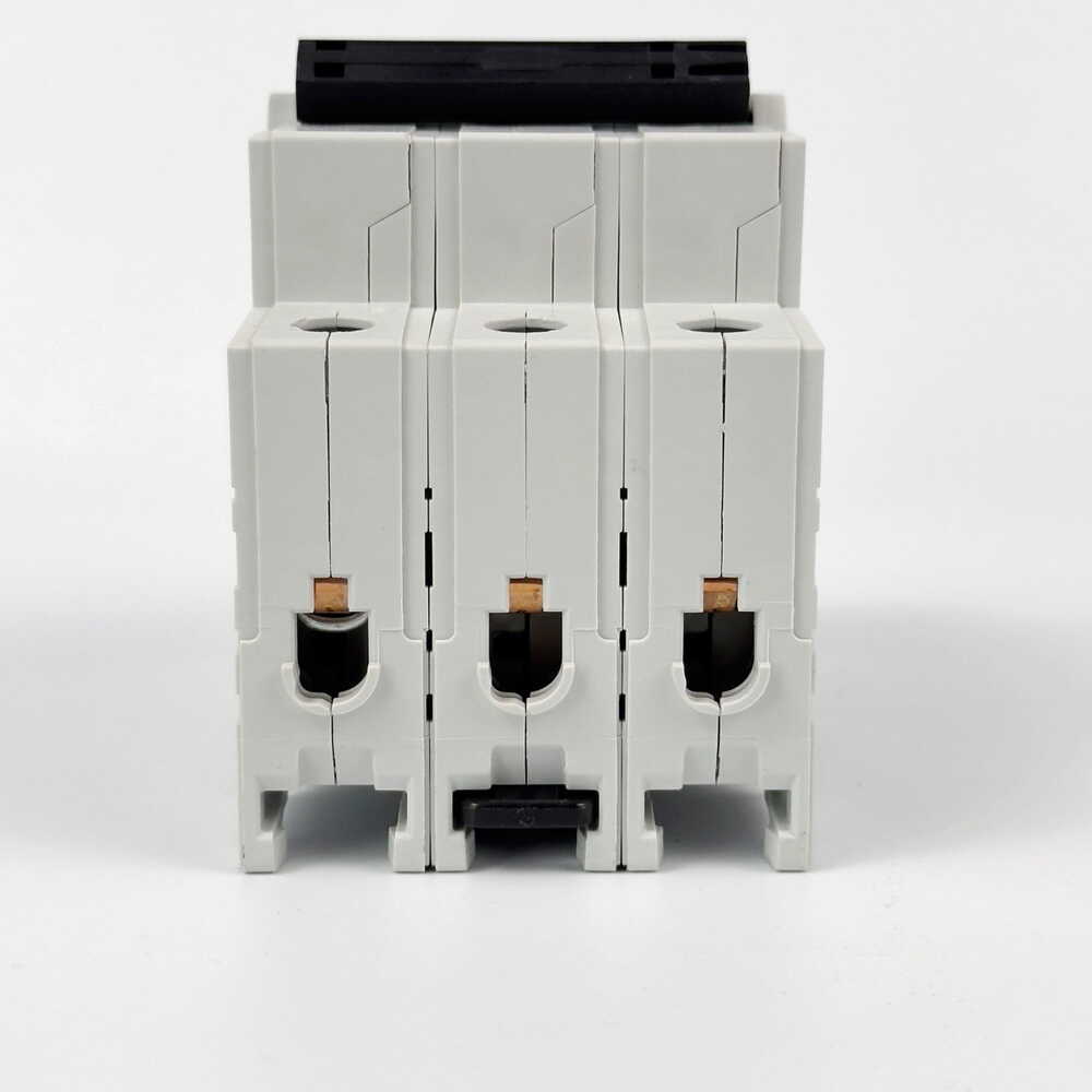 Автоматический выключатель ABB basic M 3P C10 ( 2CDS643041R0104 )